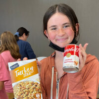 Youth-Volunteer-food-drive